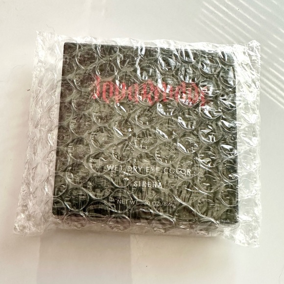 NWT REINA REBELDE Wet Dry Eye Color Palette - Picture 2 of 2